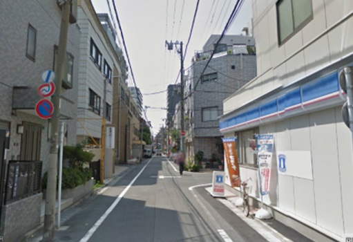 東十条商店街(東の方)C約100メートル進むと右手にローソンが。ローソンの角を右に曲がります。